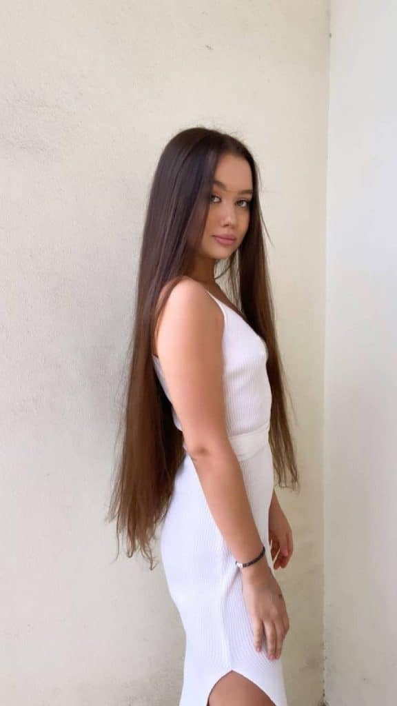 מרכז והסביבה-לולה – בחורה בת 18