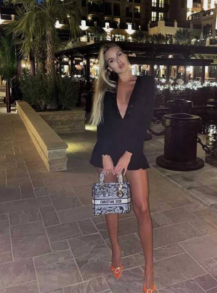 פאינה- תיית בת עשרים ושבע- באור המרכז